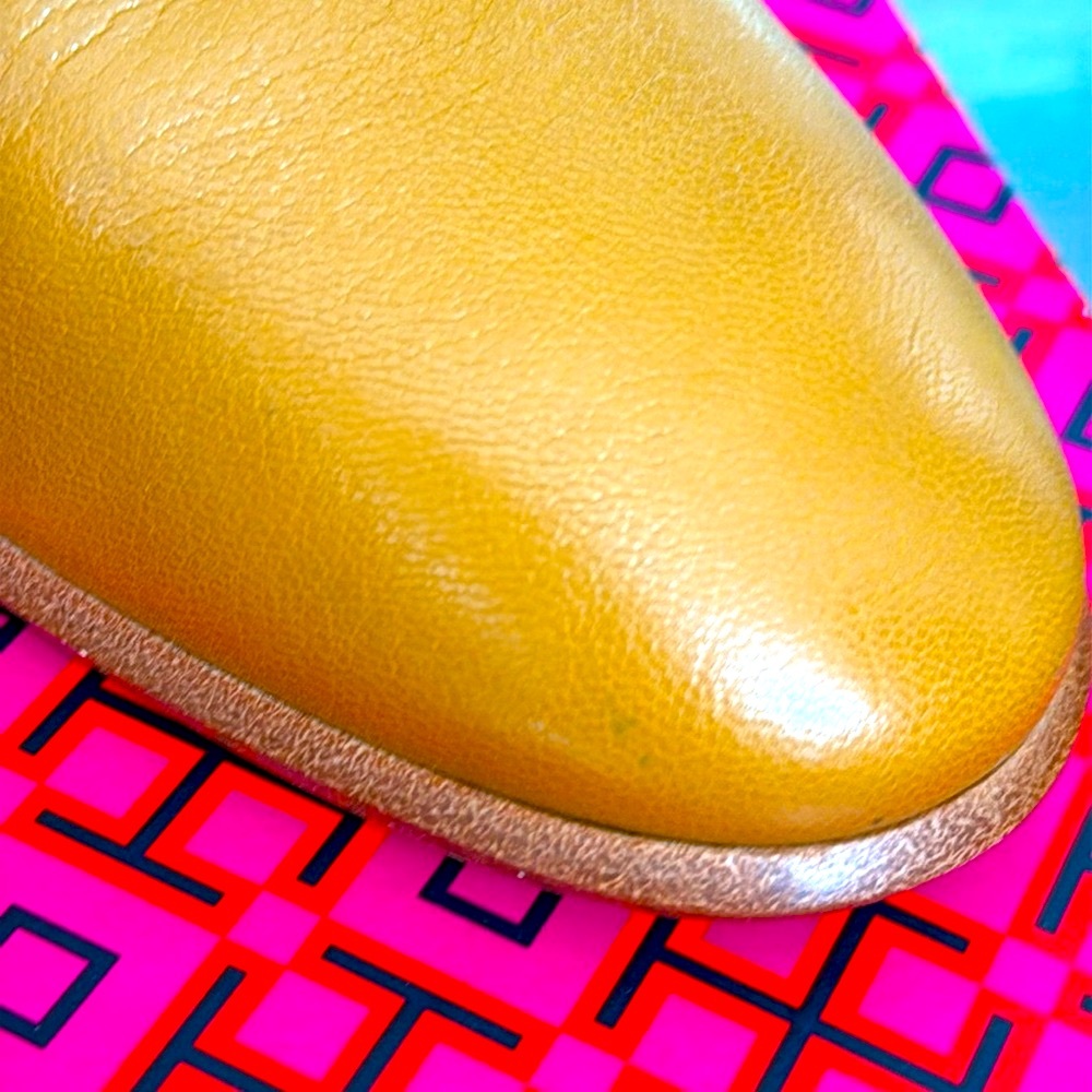 TORY BURCH BROOKE STAMPED HEEL ROUND TOE LEATHER BOOTIE IN CARAMEL CORN - 9 - Picture 15 of 16